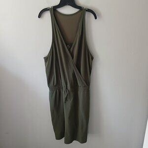 Athleta Women's Take a Hike Romper Size‎ 16 Olive Green Sleeveless V-neck Mesh